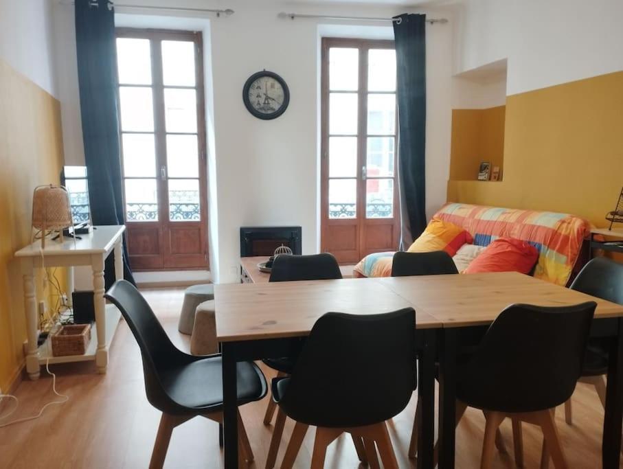 Appartement En Plein Centre. 卡庞特拉 外观 照片