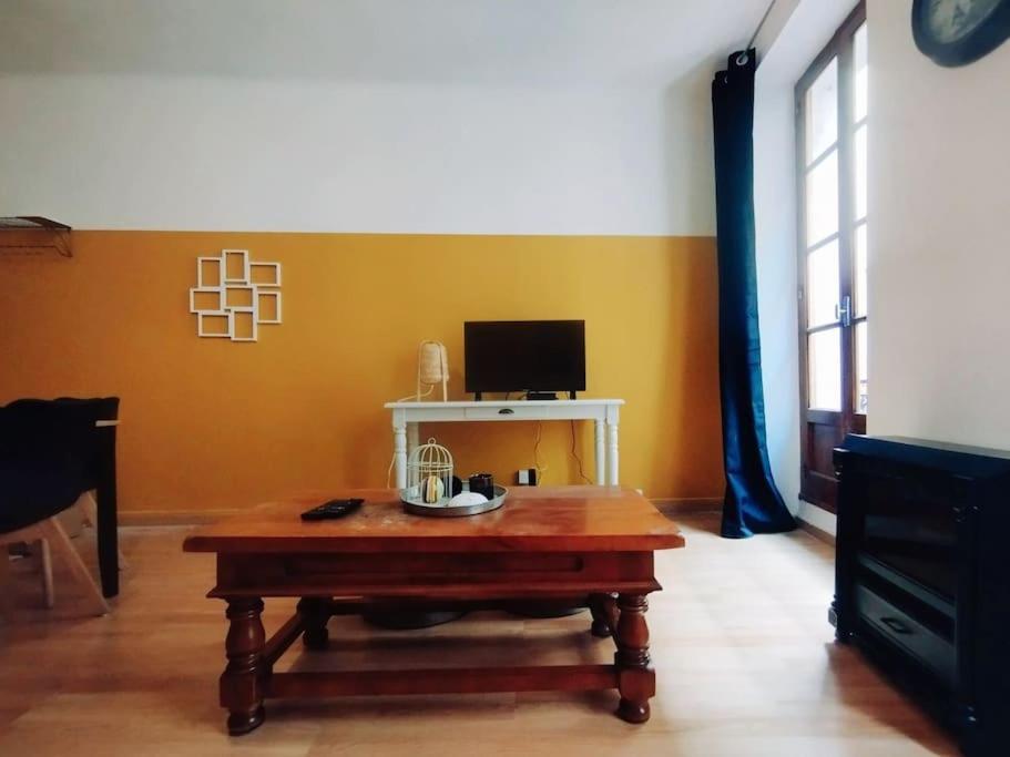 Appartement En Plein Centre. 卡庞特拉 外观 照片